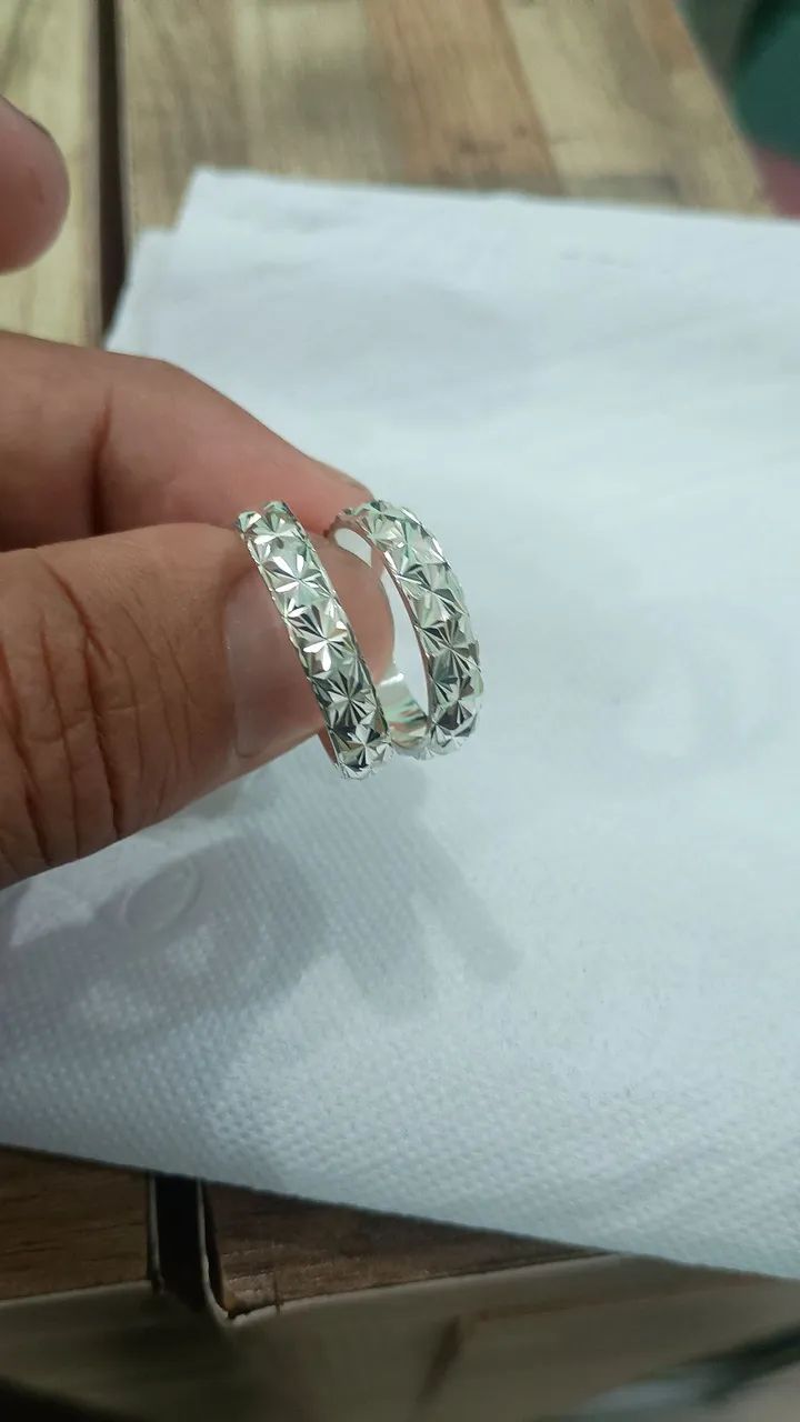 Par de Alianças Prata estrelada lapidação diamantada  - Foto 5