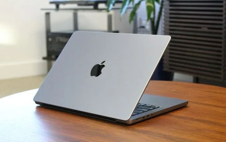 Apple MacBook Pro 2023 Apple M3 / Memória 8GB / SSD 1TB