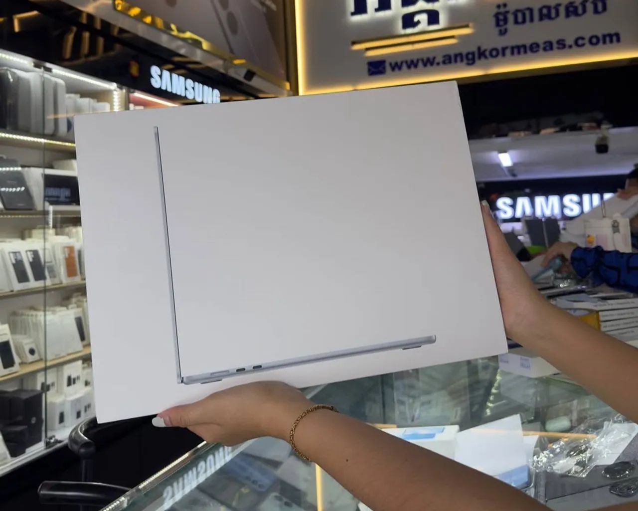 MacBook Air M5 13.6 16GB/ 512SSD
