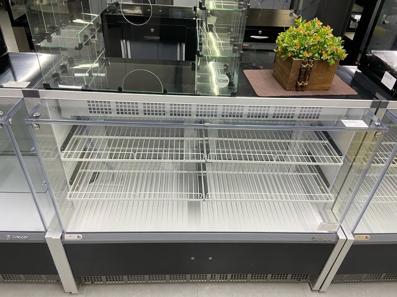 GPEA-140R PR VITRINE REFRIGERADA CONFEITARIA AURORA - GELOPAR - Foto 3