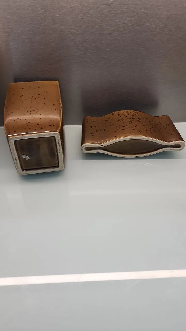 Kit de 2 vasos de cerâmica caramelo com detalhes marrom - Foto 2