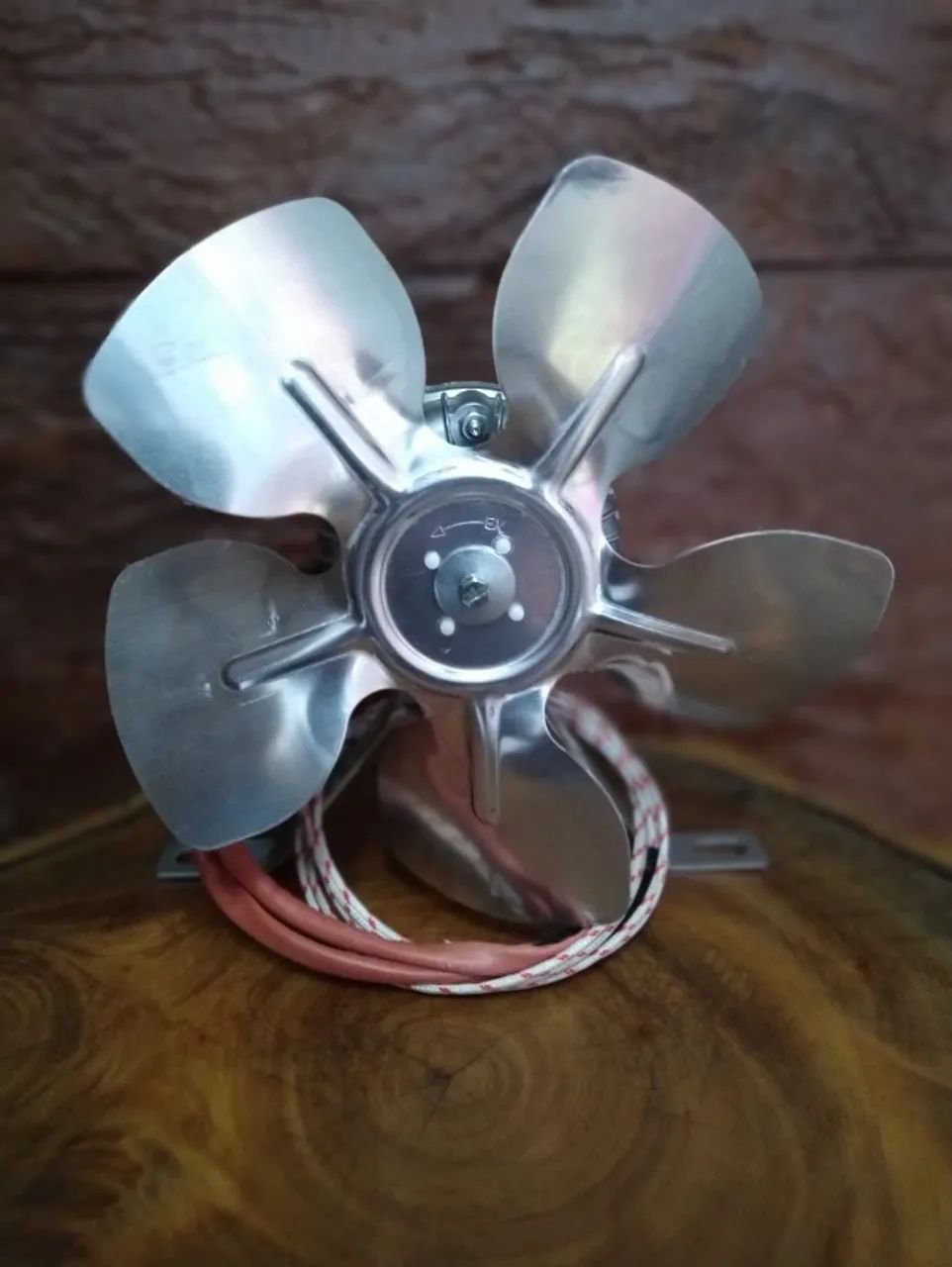 Exaustor WEG com cabo protegido - Hélice alumínio 20 cm - Casa das Churrasqueiras