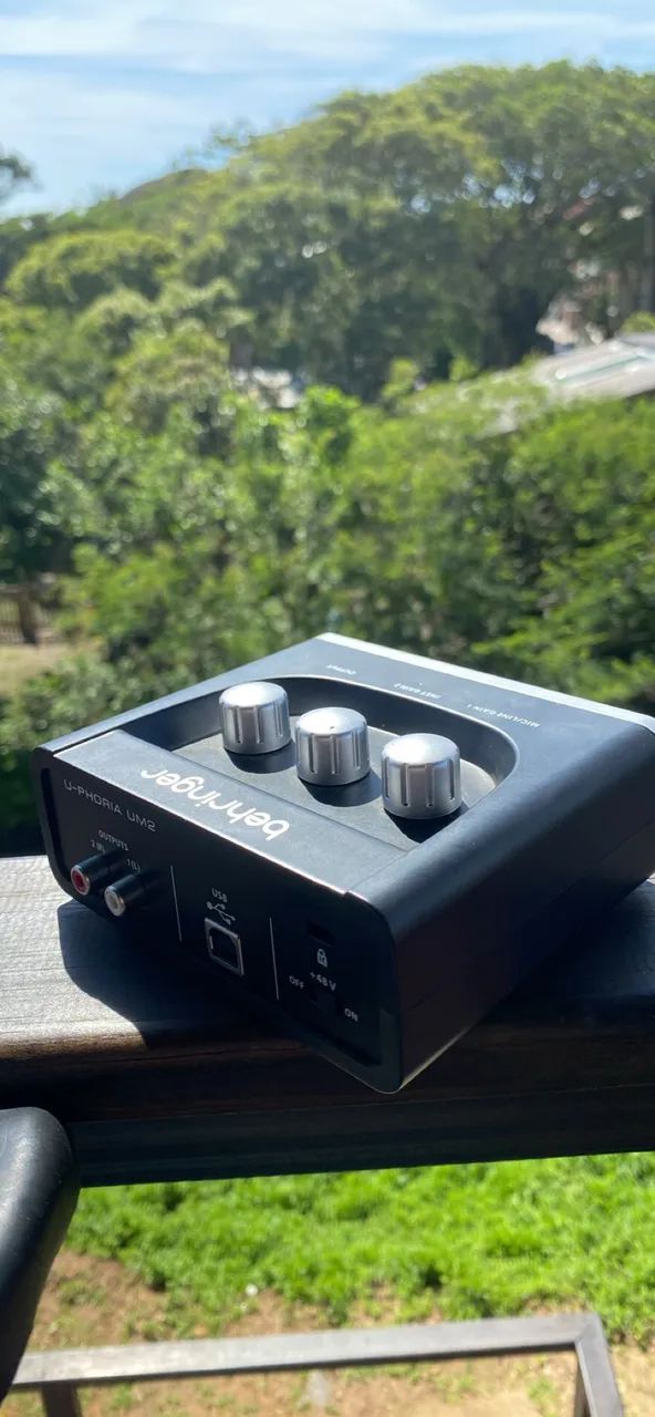 Behringer U-Phoria UM2 Black Audio Interface64303157926657124