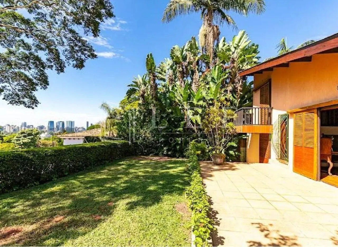 Rua Fechada com Vista para o Jockey Clube