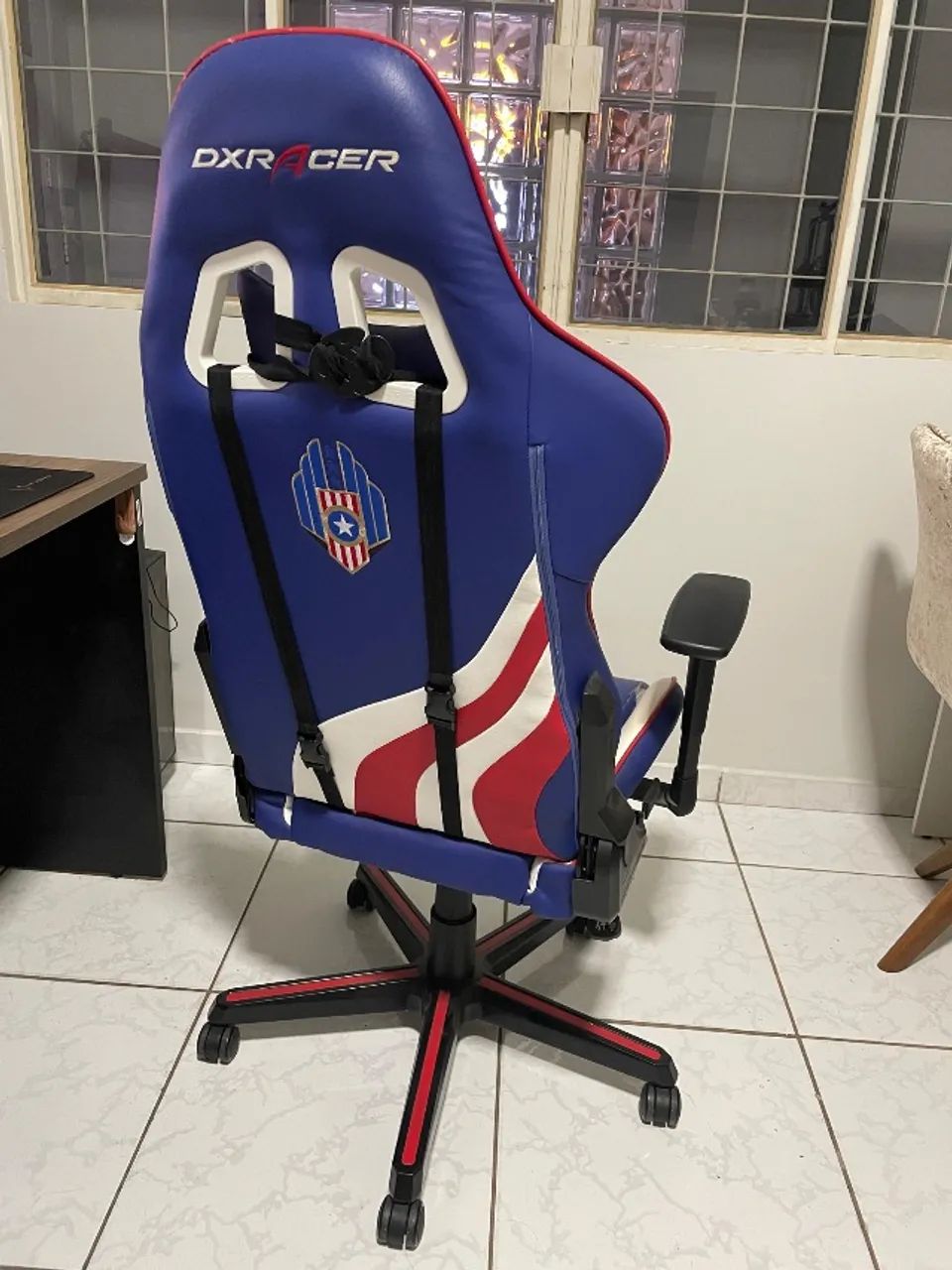 Cadeira Gamer DxRacer F-Series edição especial Capitão América - Foto 3