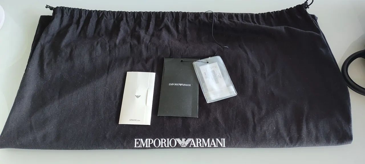 Mochila Emporio Armani ASV Saffiano leather round backpack with eagle plate - Foto 4