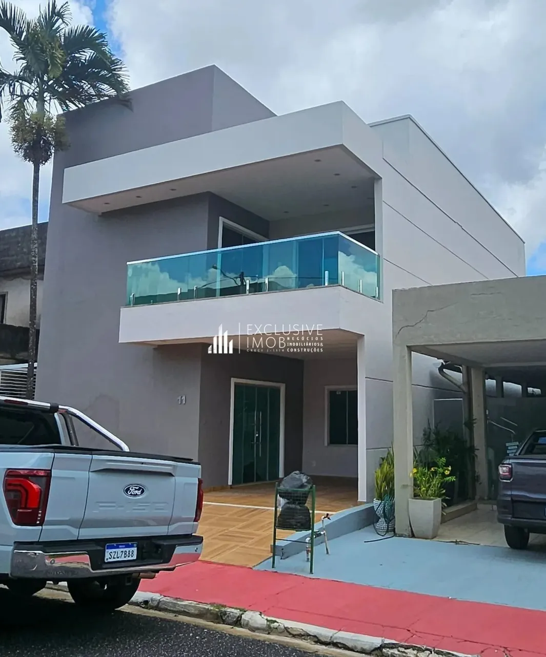 CIDADE JARDIM II  CASA DE 4 SUÍTES, 220 METROS QUADRADOS É 5 BANHEIROS