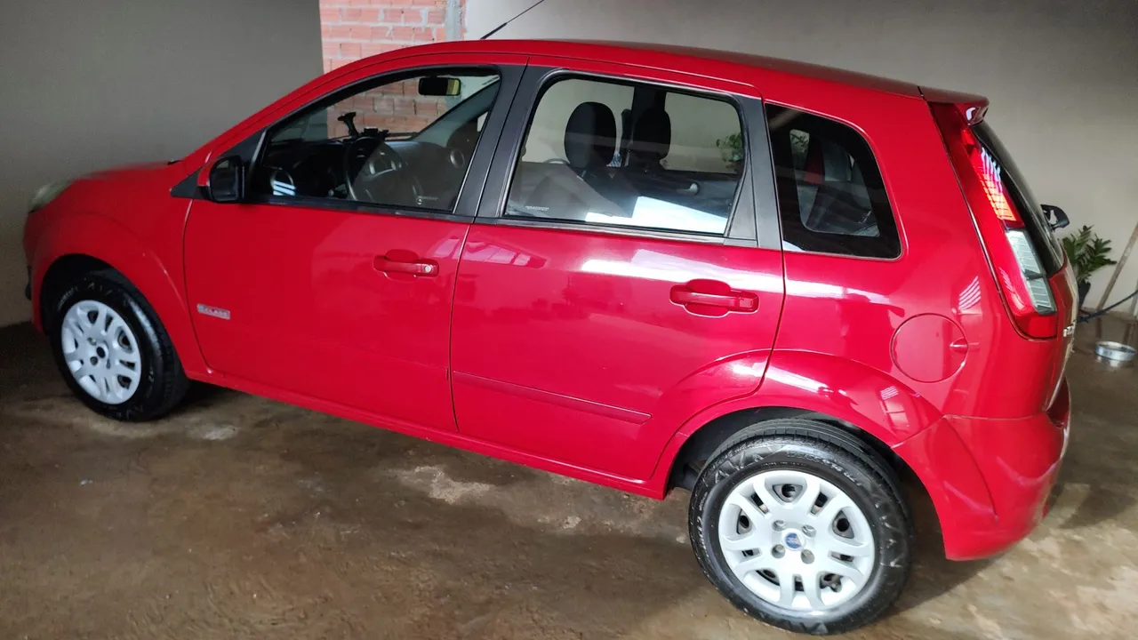 Fiesta Hatch 1.6 completo