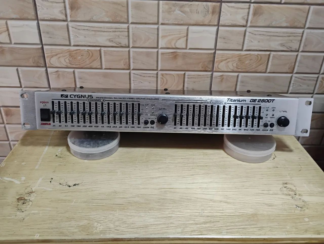 Equalizador Gráfico Cygnus Titanium GE 2800T