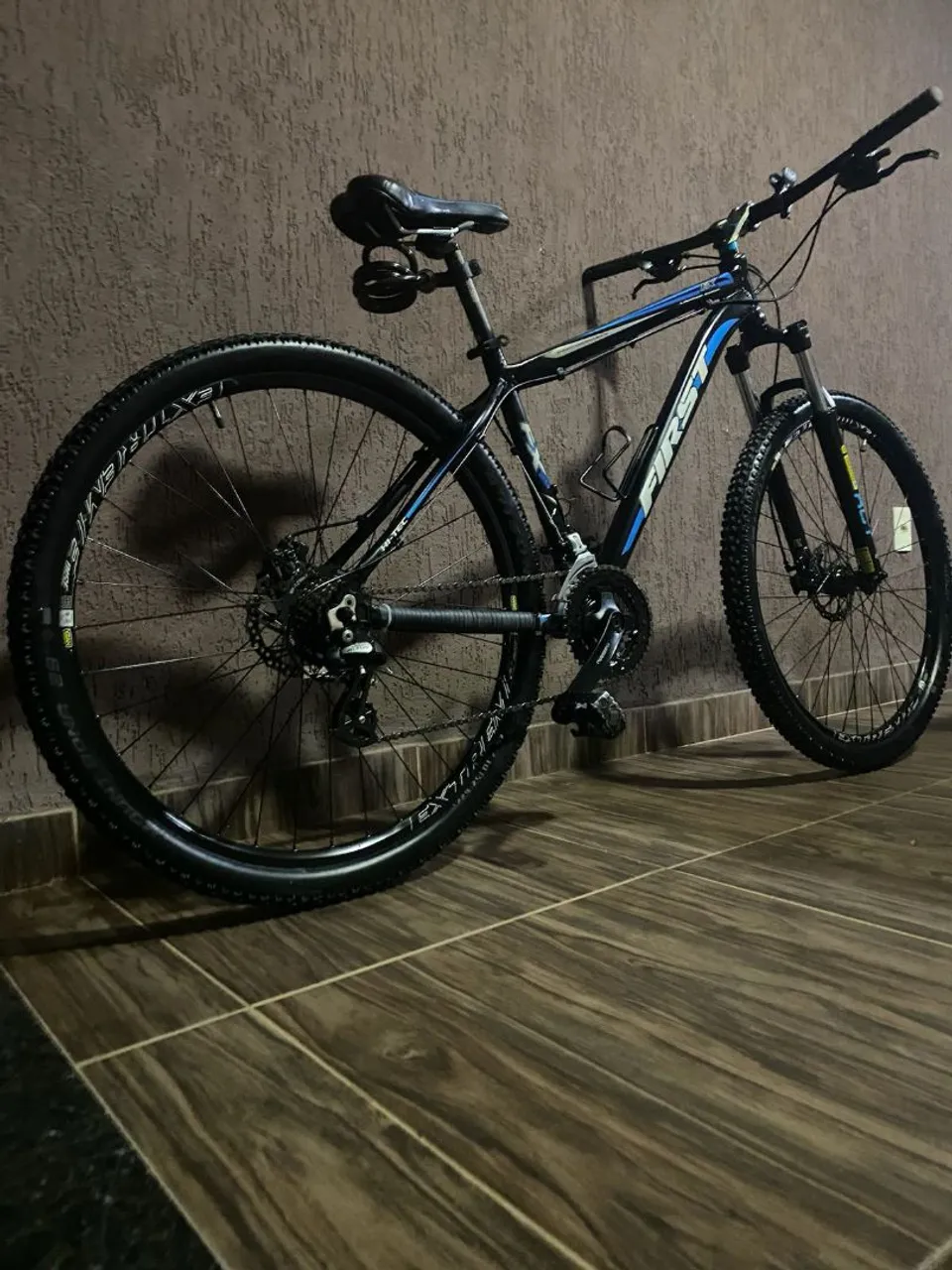 Bicicleta Aro 29 First - Ótimo estado