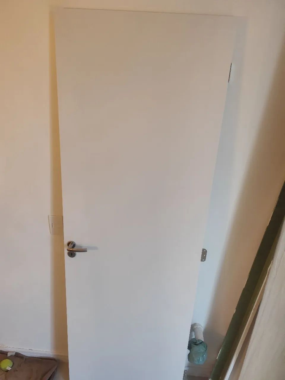 Porta branca com fechadura e dobradiças Rodhen - Foto 3