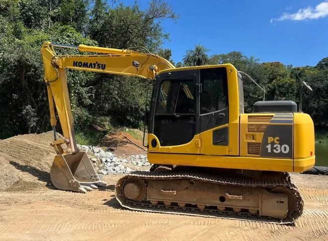 Escavadeira Komatsu