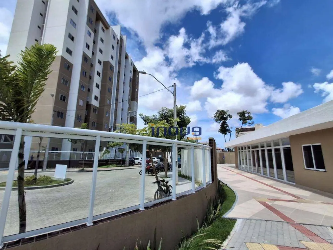 Apartamento com 2 dormitórios para alugar, 49 m² por R$ 2.119,22/mês - Maraponga - Fortale