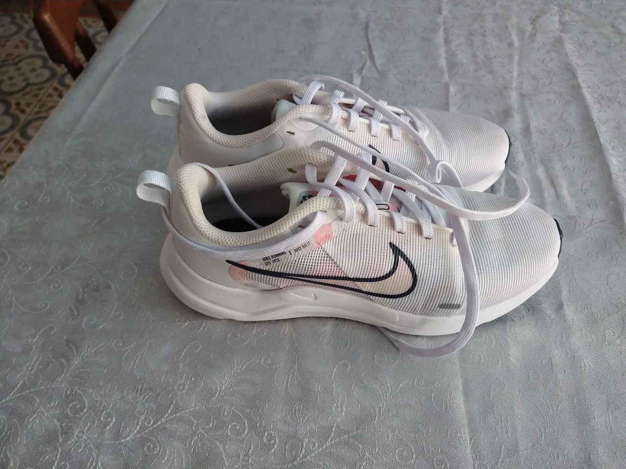Tênis Nike Feminino Branco downshifter 12  - Foto 2