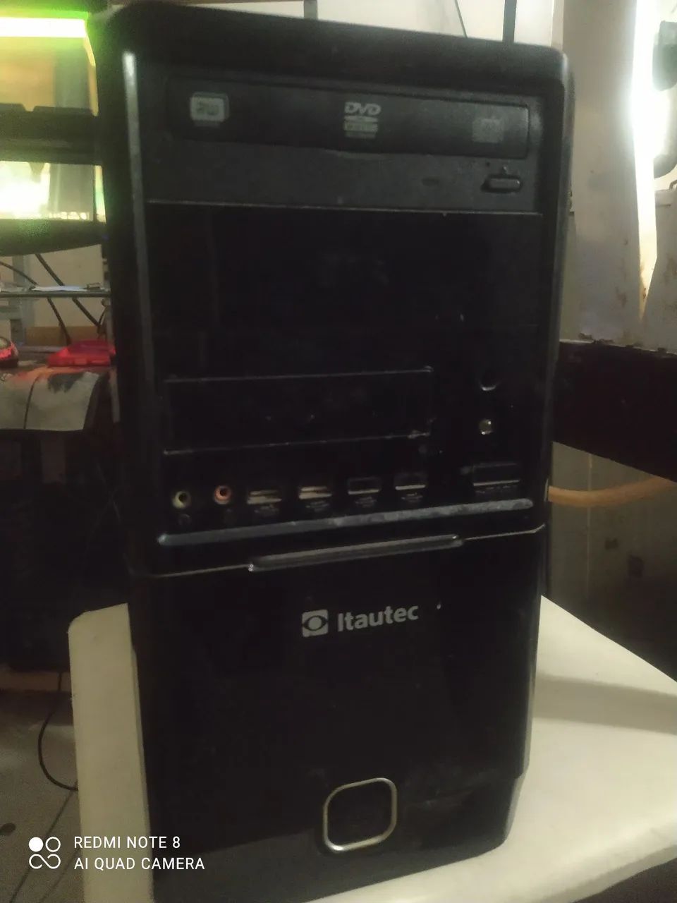 CPU com teclado e mouse 4 RAM 500 HD