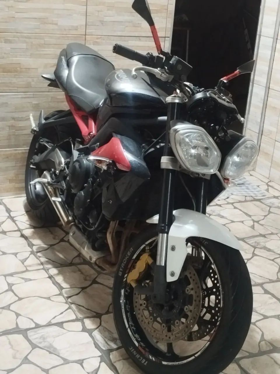Street triple 675 aceita troca 