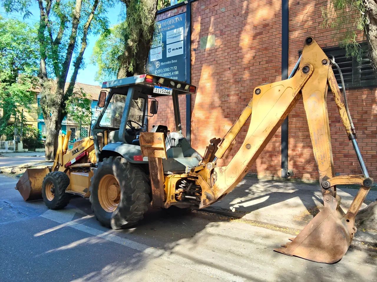 Retroescavadeira e Caminhao - Foto 4