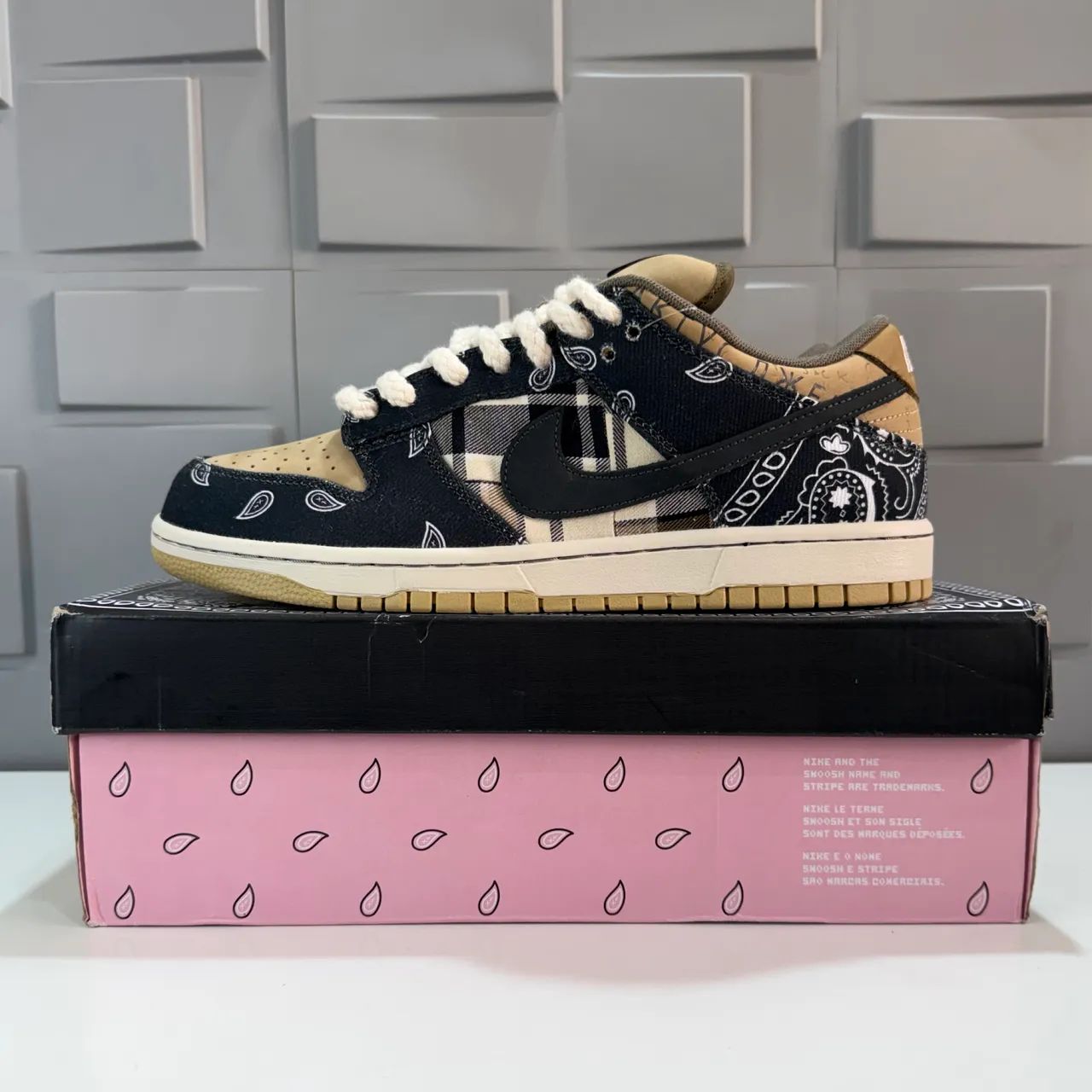 Nike Dunk Low SB x Travis Scott Cactus Jack 42,5 - Calçados