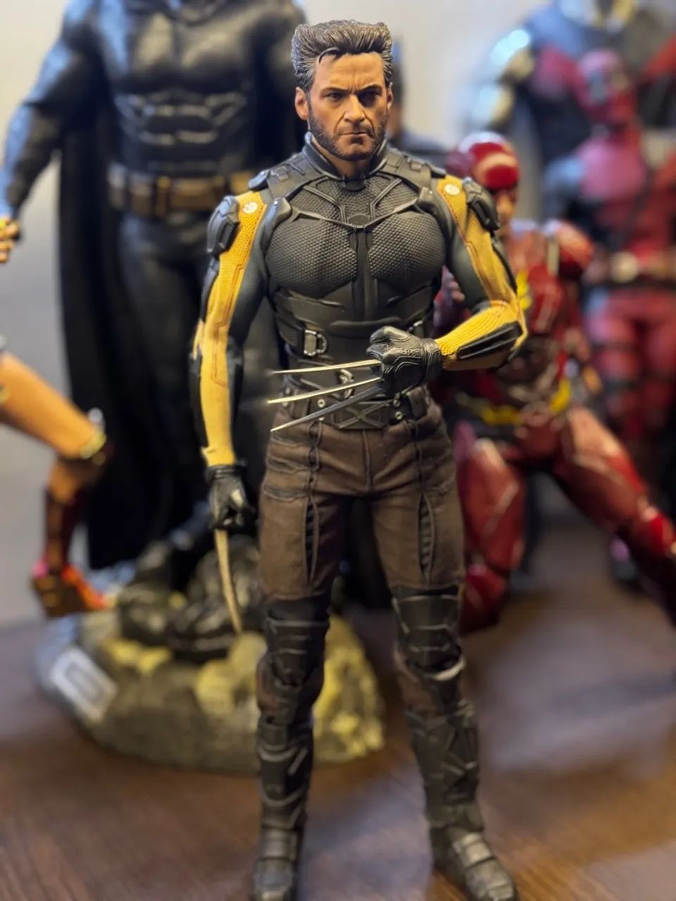 Wolverine hot Toys 1/6 dias de um futuro - Foto 2