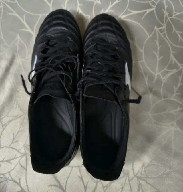 Chuteira Mizuno campo profissional tamanho 41