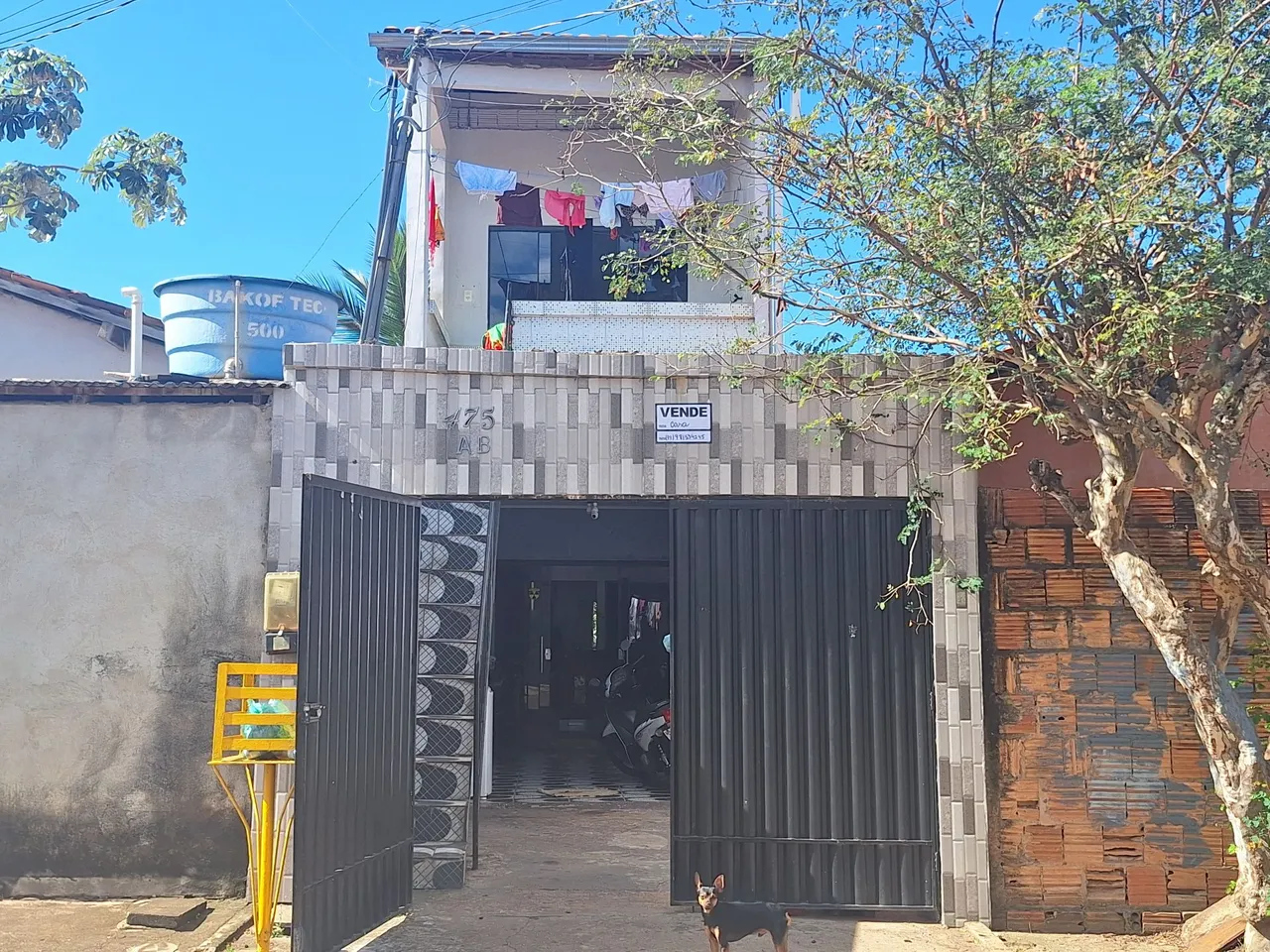 Vende-se Casa altos e baixos!