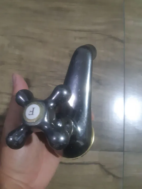 Torneira bronze com dourado