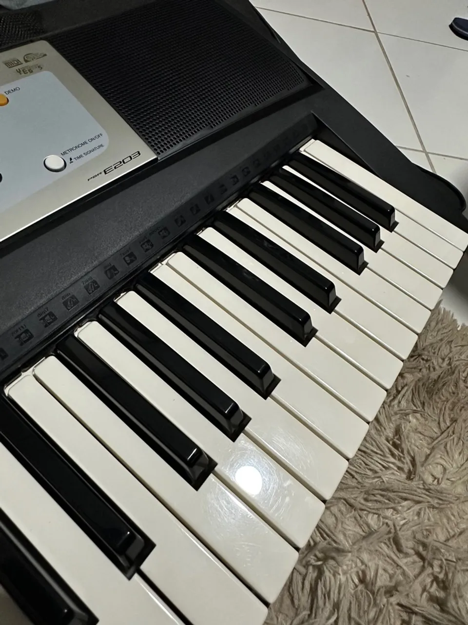 Teclado Yamaha PSR-E203