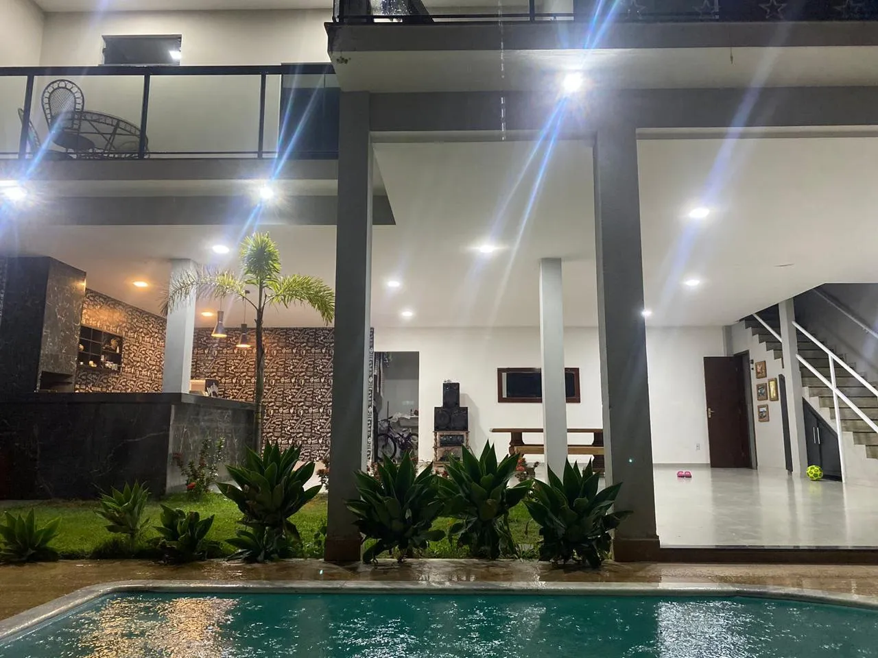 CASA C/ PISCINA 220m²-JARDIM REAL