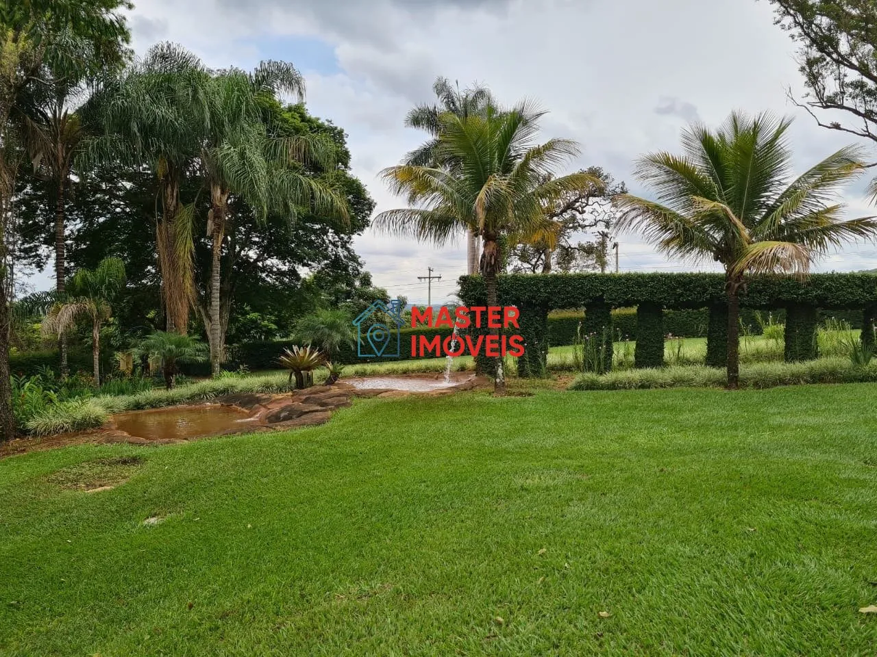 LOTE DE 1.000 M², COND. COM ESTRUTURA COMPLETA.