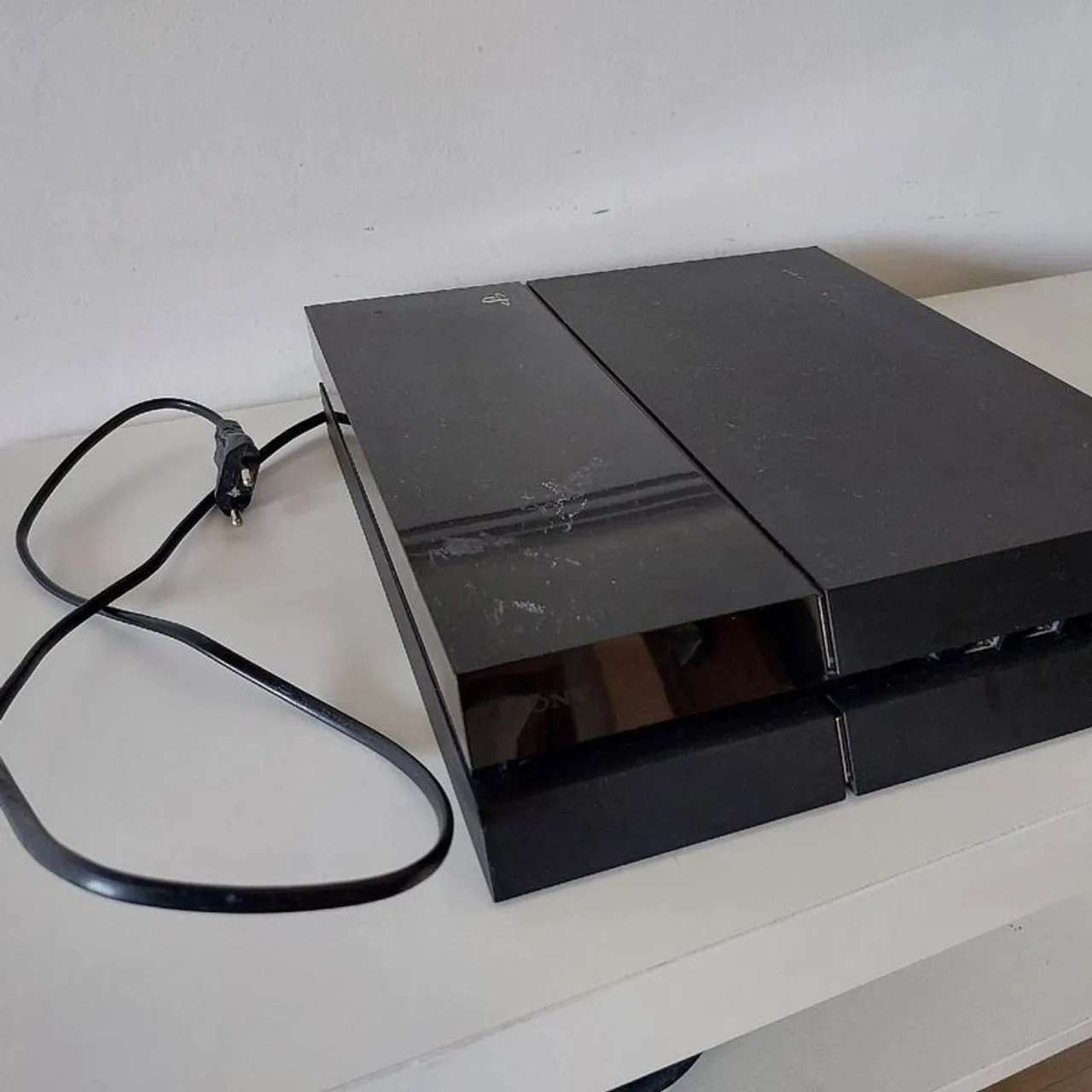 Ps4 1 terá e 2 controles e jogos