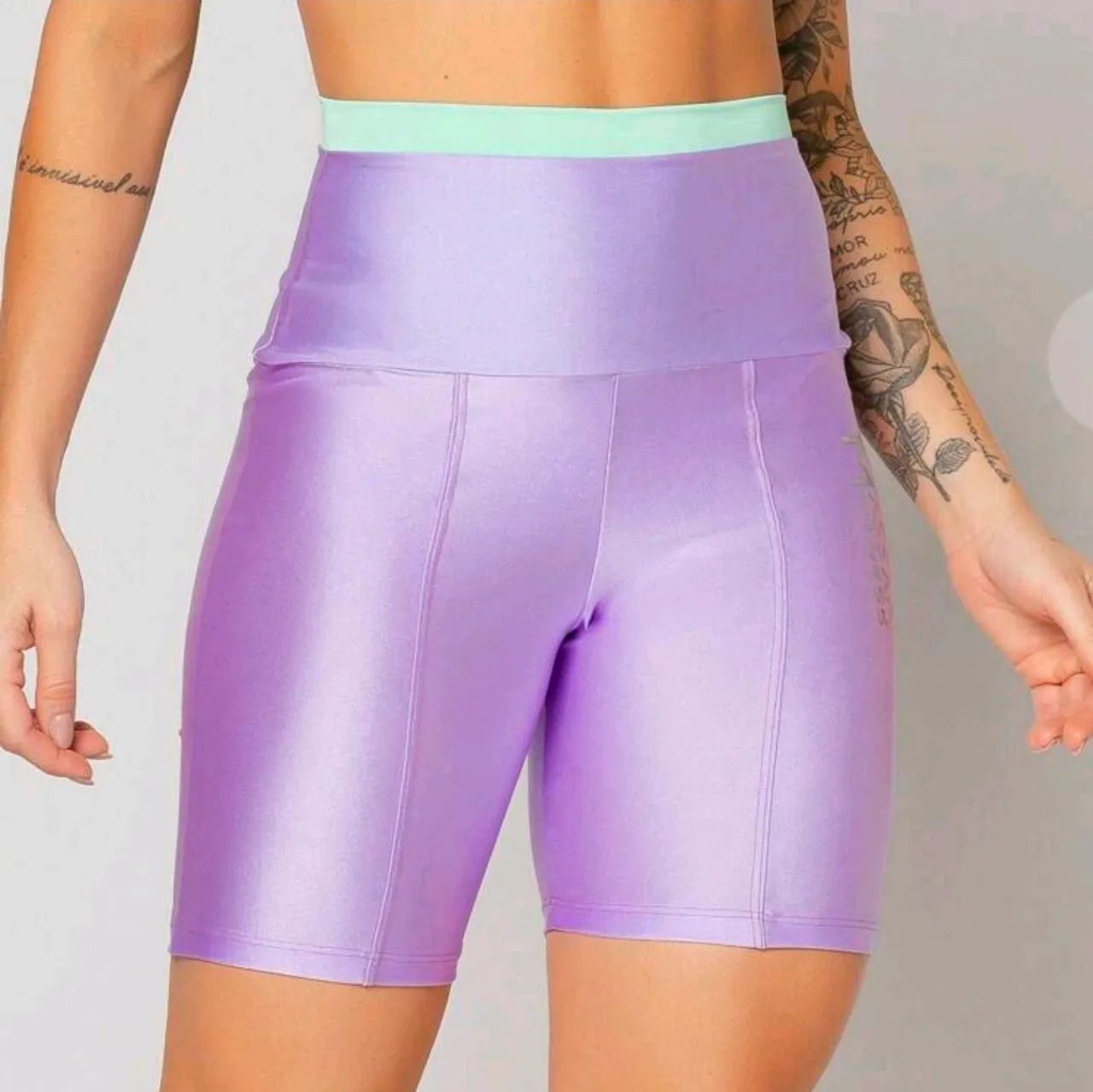 Short academia Lilás 