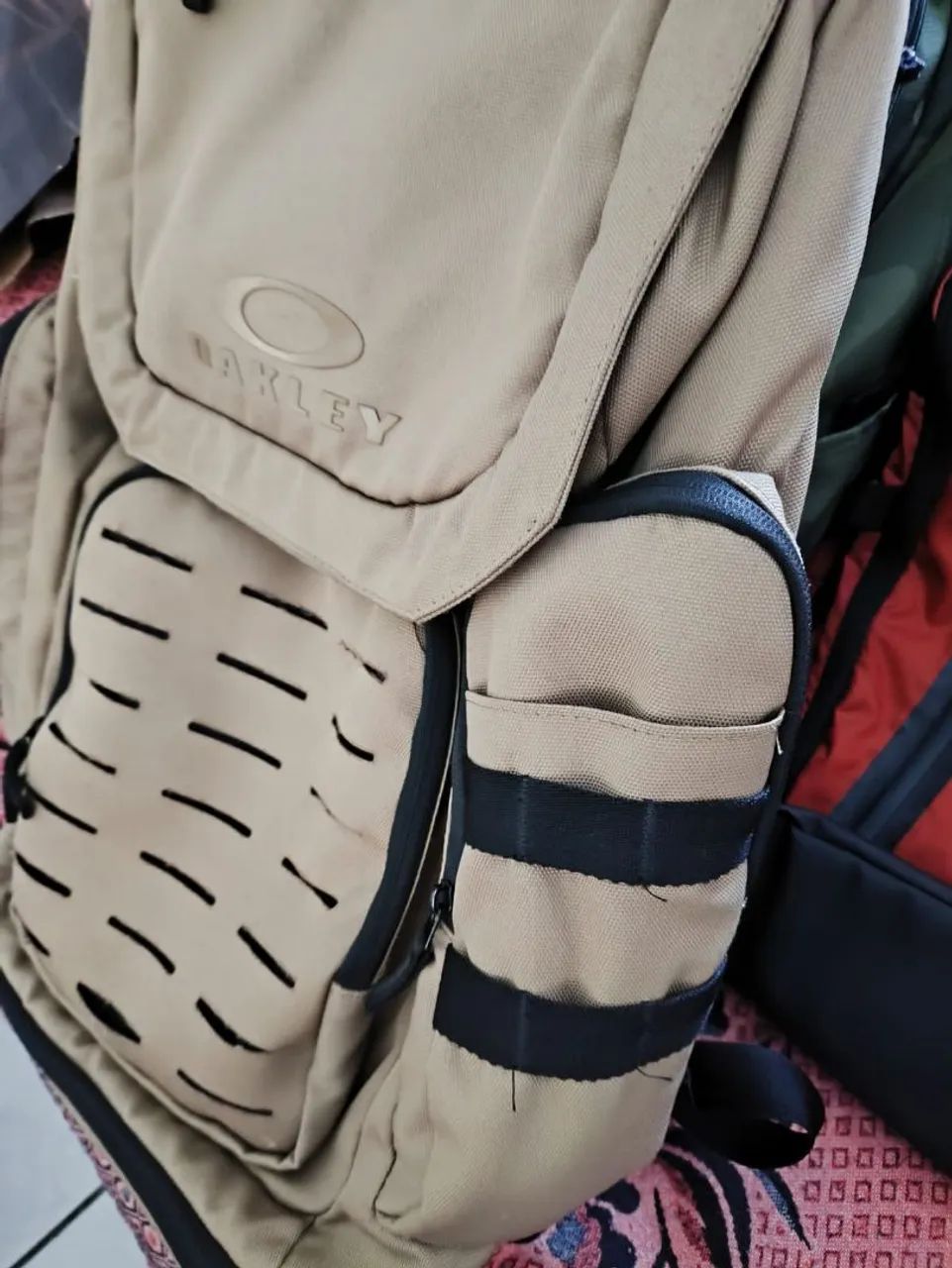 Mochila Oakley - Design moderno e resistente! - Foto 2