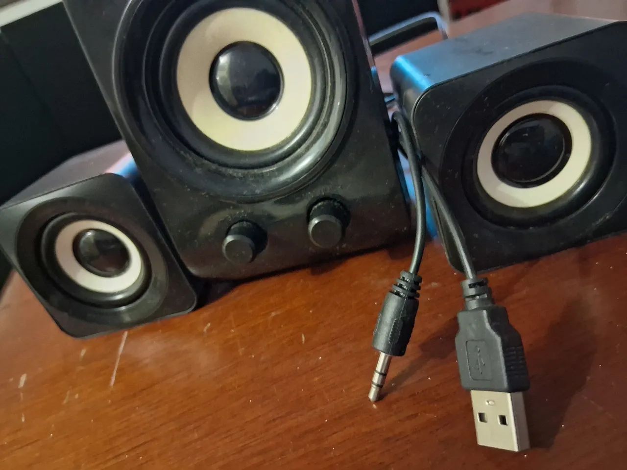 Caixa de Som 2.1 Multilaser SP172 - 14W RMS - USB