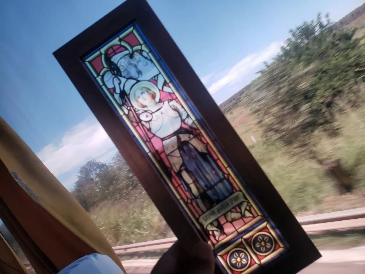 Quadro religioso em madeira com vidro ,vitral  pode se encomendar outro santos - Foto 5