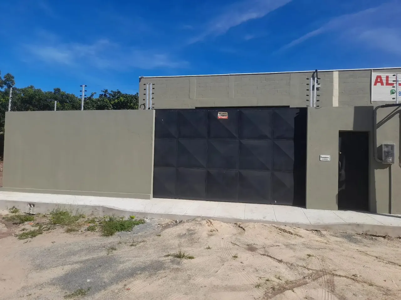 Galpão em ótima localização, com 384m² para LOCAÇÃO no Eusébio/CE