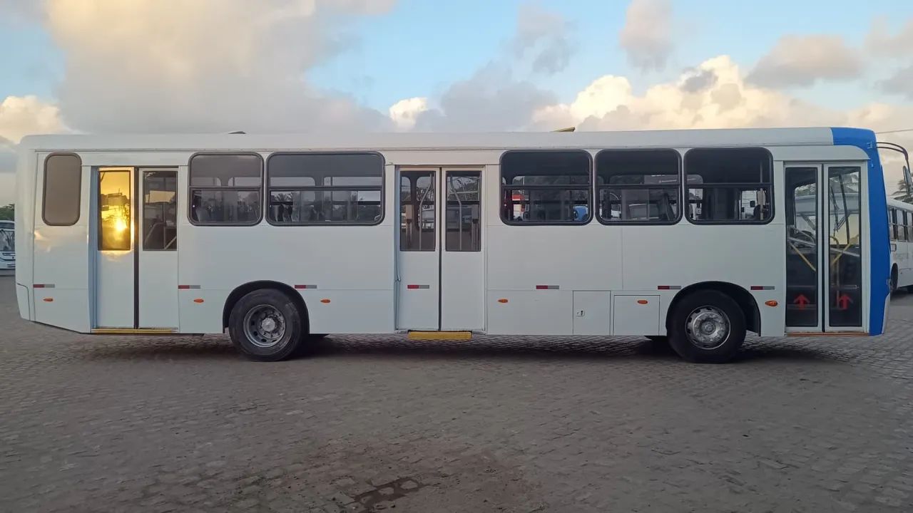 Ônibus urbano ano 13/14 - Foto 5