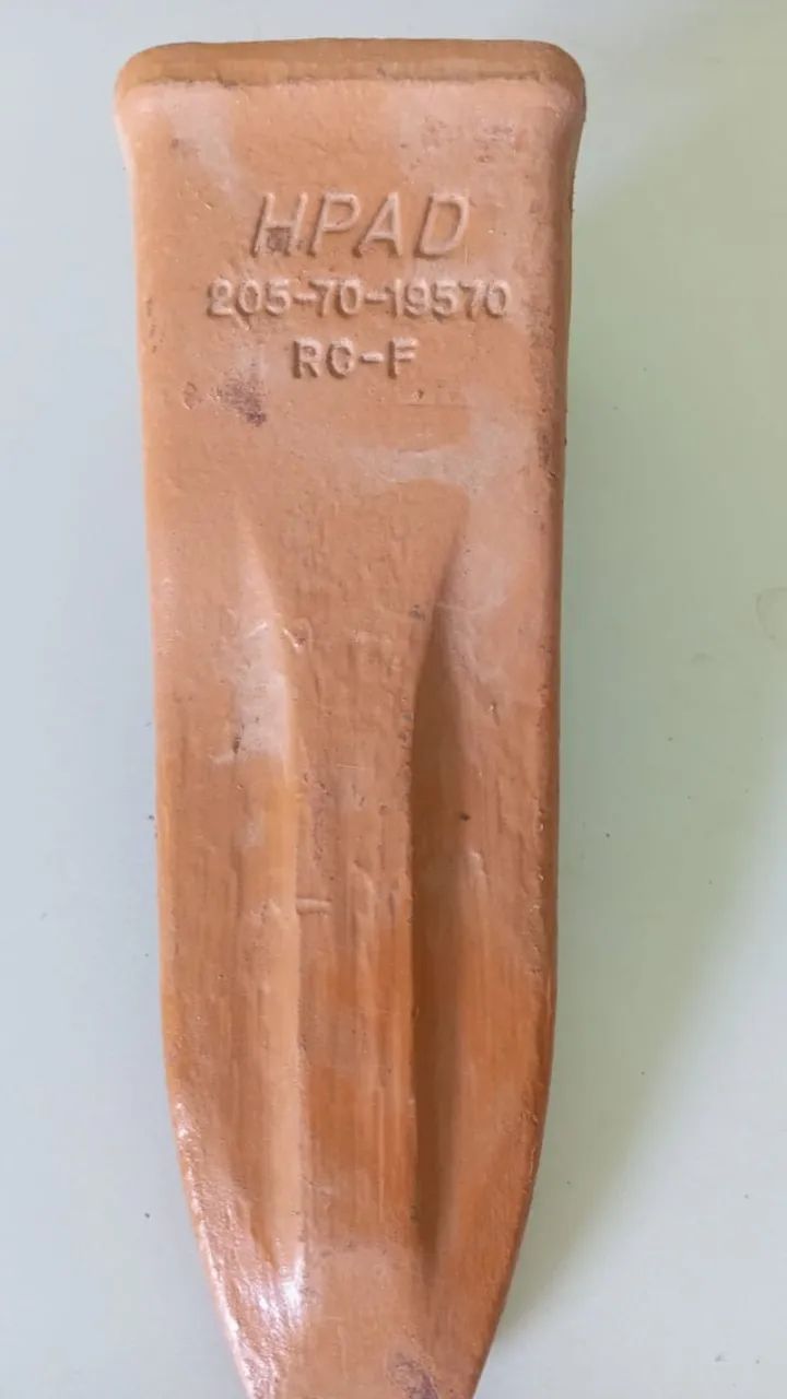 DENTE PONTA PARA ESCAVADEIRA HIDRÁULICA KOMATSU PC150/PC160/PC20 REF 205 70 19570