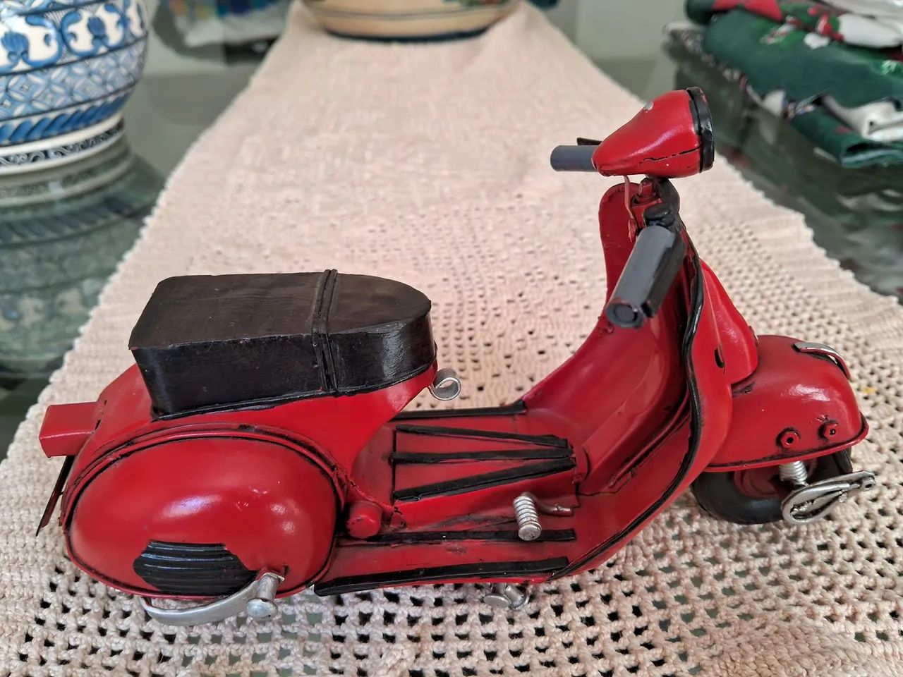 Miniatura de Scooter Vespa vermelha  - Foto 4
