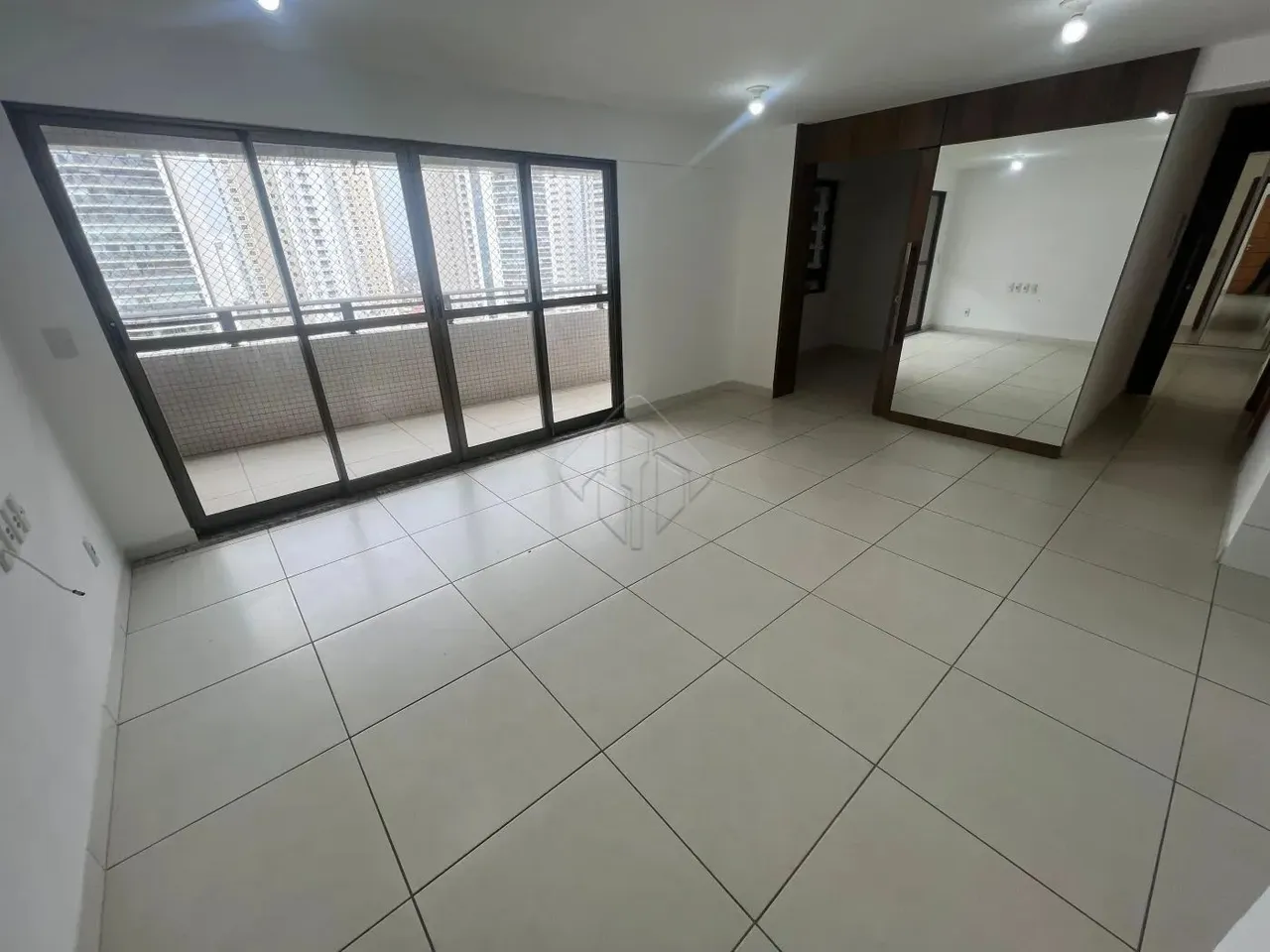 Apartamento para alugar no Altiplano ? Edifício Aquamare Club. | 3 Quartos | Varanda | 2 V