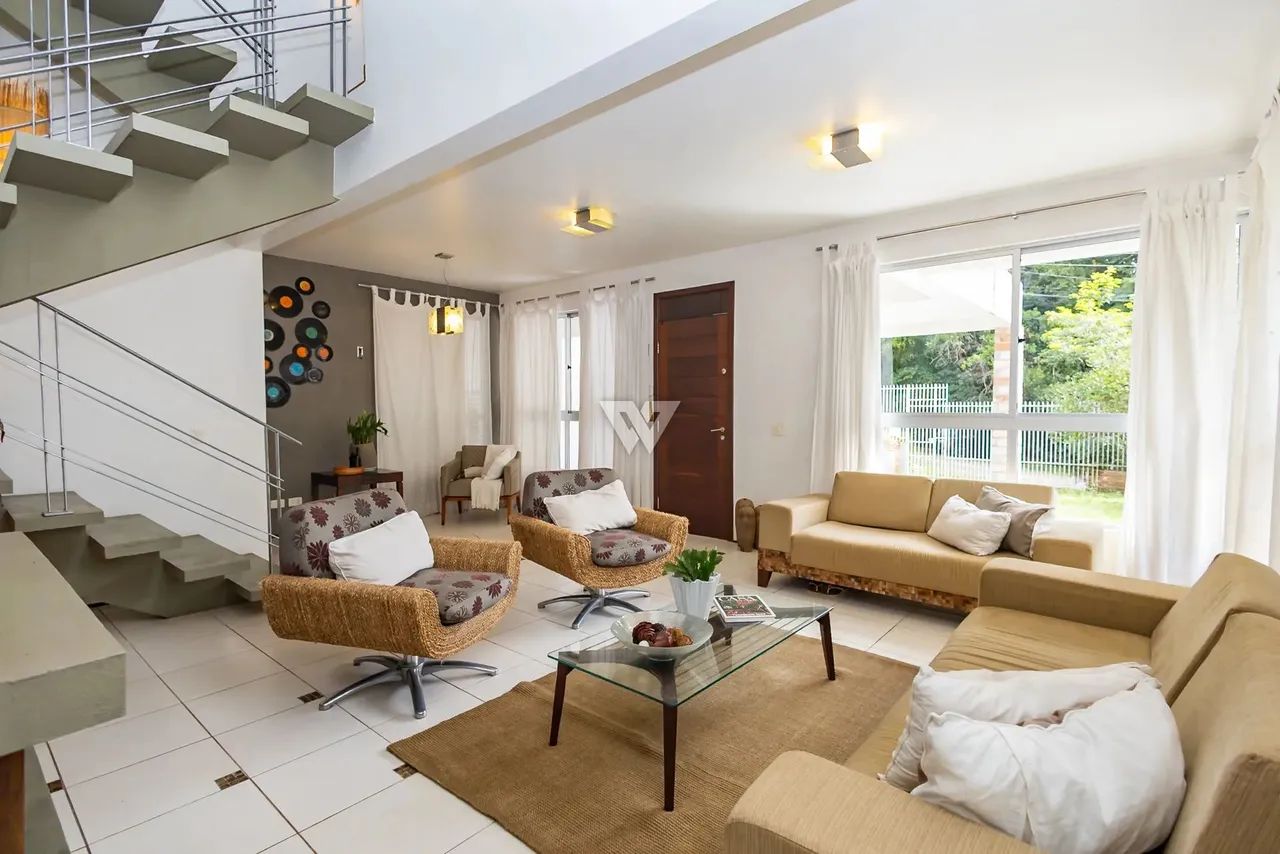 Casa no São Lourenço, vizinha ao parque, 261m, 4 qtos, 1 suite, 4 vagas, quintal, rua tran - Foto 2
