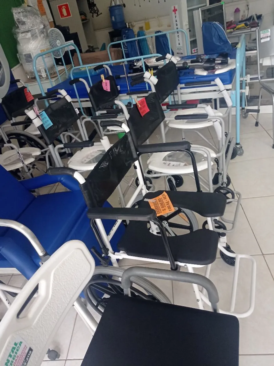 Cadeiras de rodas. Novas e usadas.