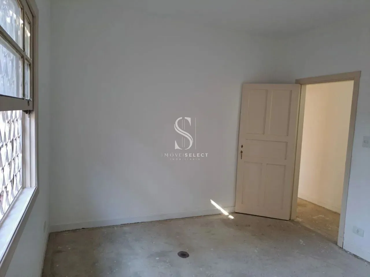 ENCANTADORA CASA RESIDENCIAL DE 190M², 2 DORMITÓRIOS, 1 BANHEIRO,À VENDA NA COBIÇADA REGIÃ