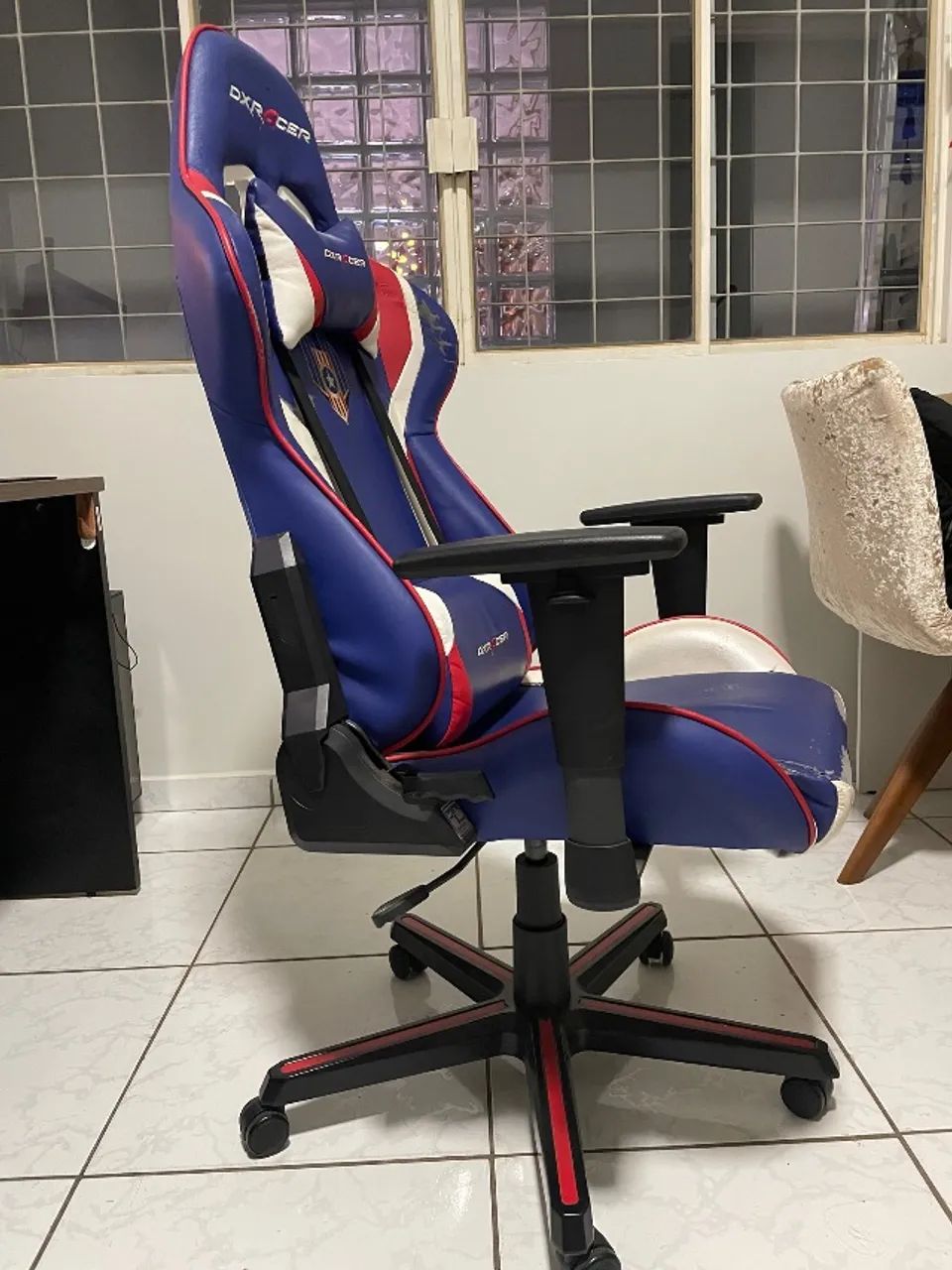 Cadeira Gamer DxRacer F-Series edição especial Capitão América - Foto 2