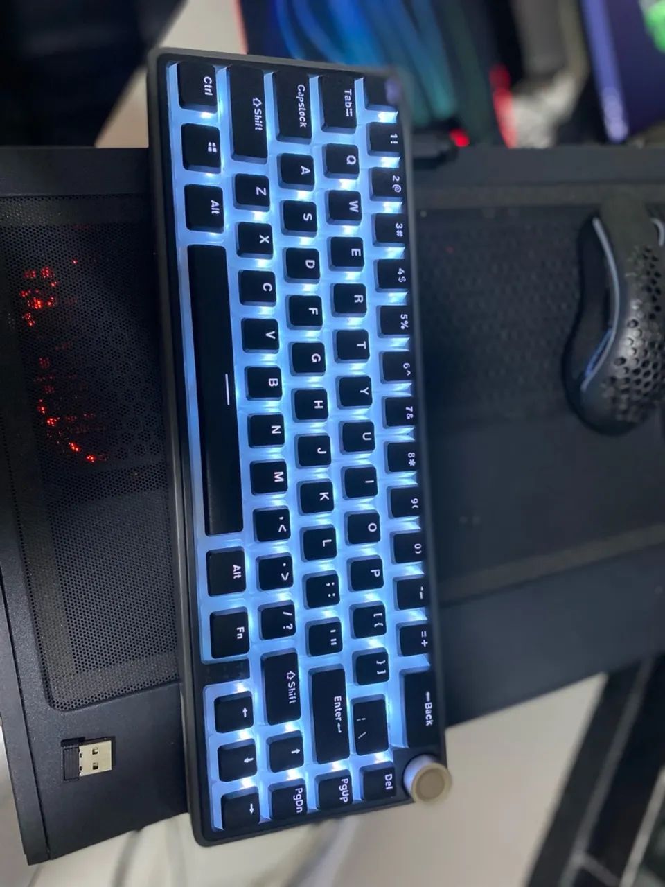 Teclado Mecânico Royal Kludge R65 65% RGB Switch Chartreuse Espanhol - Foto 2