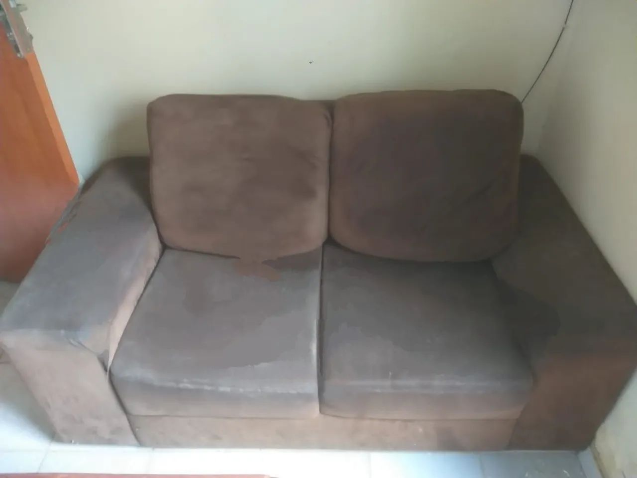 Sofá 2 e 3 lugares + 2 Puffs 64842833166338121