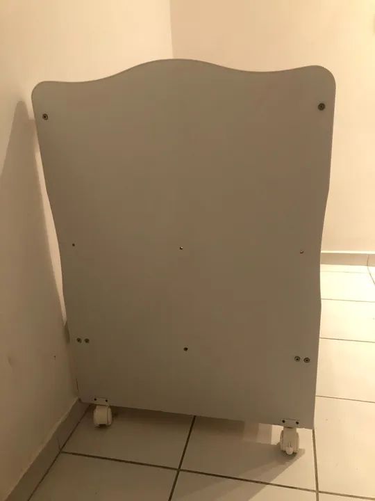 Berço Infantil Branco com Rodinhas
