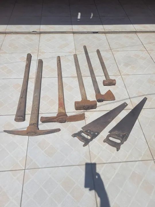 Vendo um kit ferramentas.