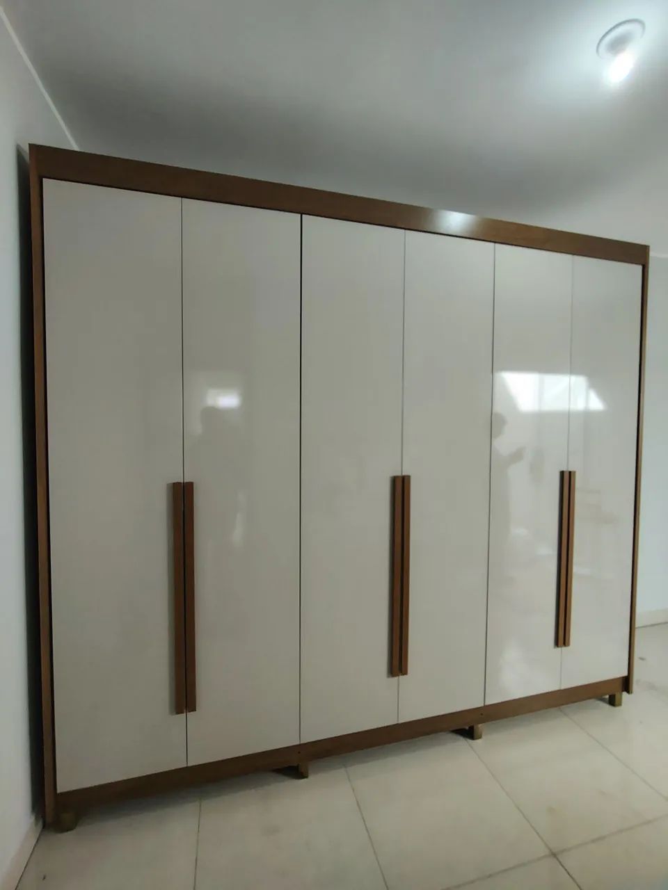 Guarda-Roupa Moderno com Design Elegante - Foto 4