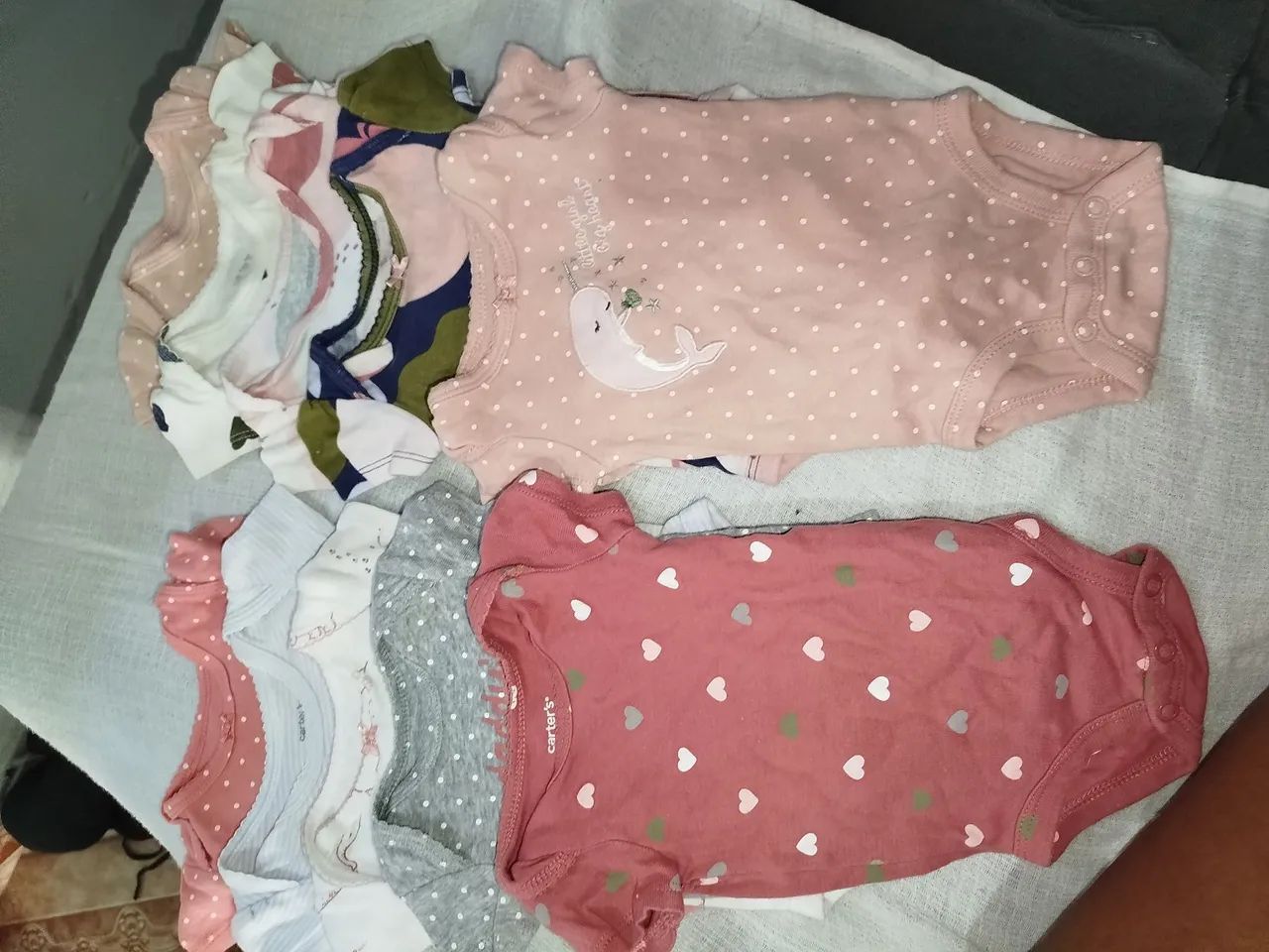 Conjunto de Roupa para Bebê com Detalhes em Cereja - Foto 3