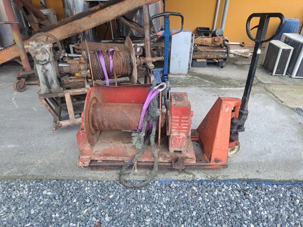 Dois Guincho Industrial com Base para Transporte